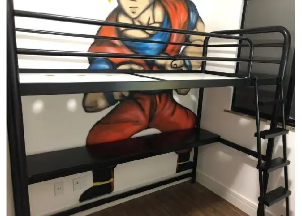 Cama beliche com escrivaninha Tok stok