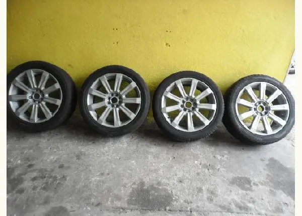 Jogo de rodas aro 17 com pneus