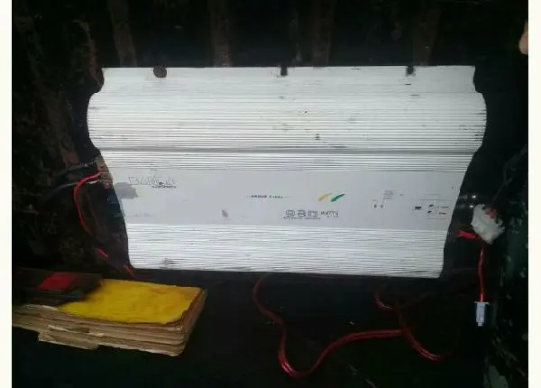 Vendo banda branco 9.8 2 canais