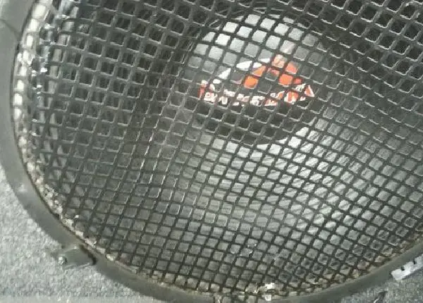 Pra ir embora precisando vender rapido pego celular e dinheiro Som barato e completo