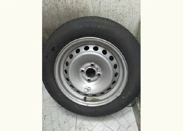 Pneu Pirelli continental p1 185/65 R15
