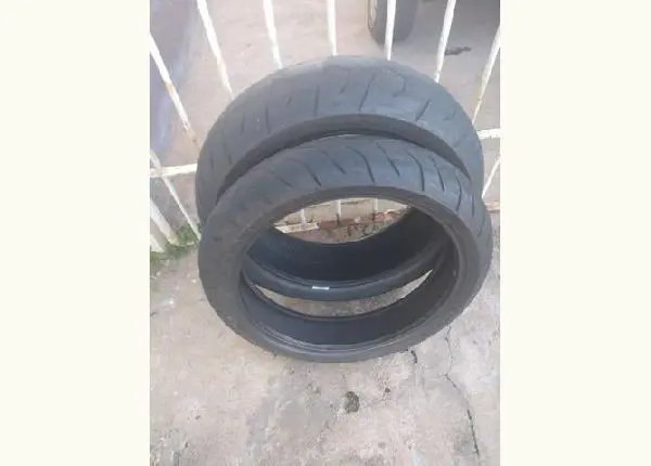 Pneu Hornet usado