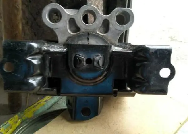 Coxim superior do motor do do Onix