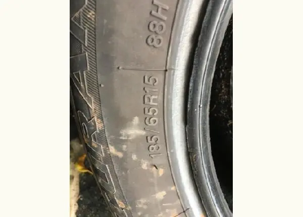 Pneu 185/65 R15