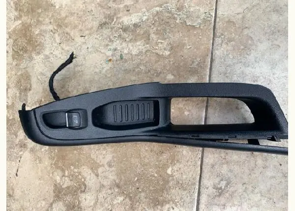 Puchador de porta dianteira ford new fiesta original