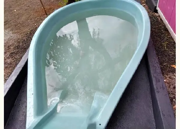 Piscina de fibra e rodas aro 15