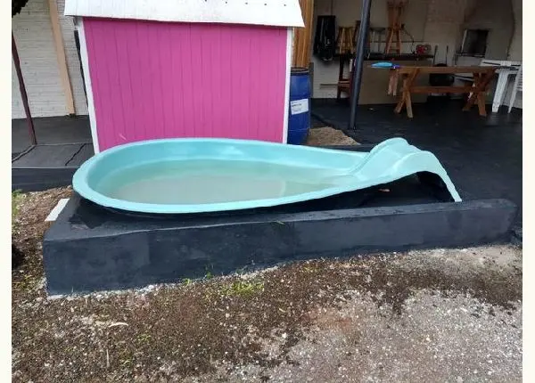 Piscina de fibra e rodas aro 15