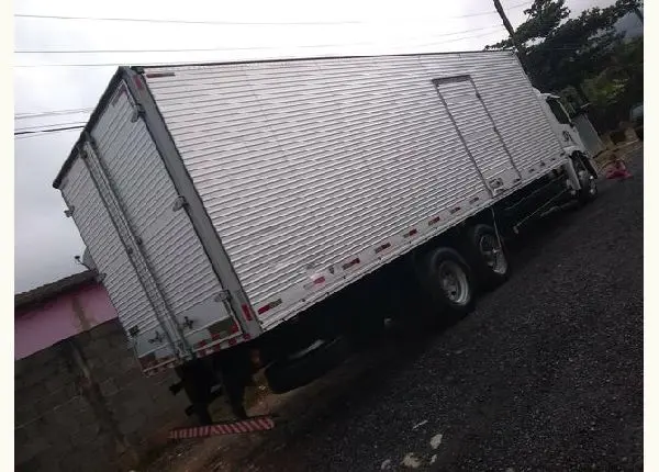Vendo baú ou troco por sider, em ótimo estado