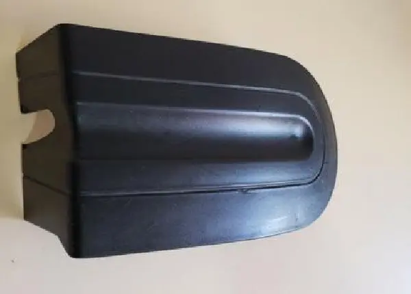 Tampa para choque Renault Kangoo lado direito do carona