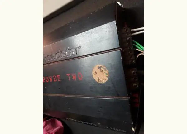 Som automotivo (módulo + caixas)