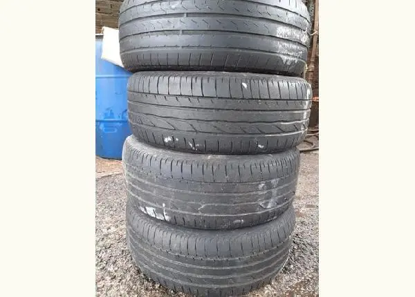 Vendo jogo briguistone pneus 205/55 aro 16
