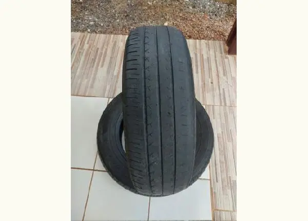 Vendo 2 pneu