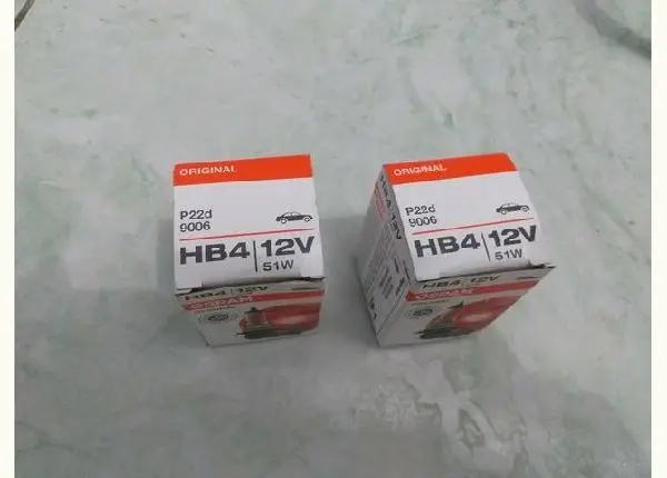 Um par de lâmpadas HB4 osram farol de milha de Celta