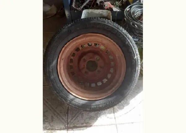 Pneu 175 65 15 semi novo