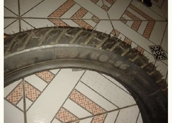 Pneu 90/80-16