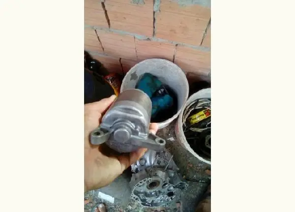 Vendo motor de partida 100 reais
