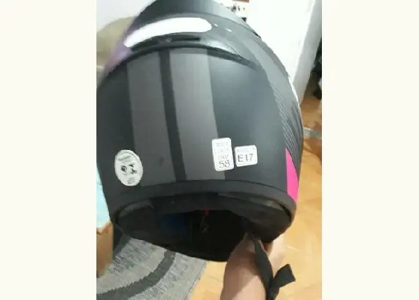 Capacete pouco uso