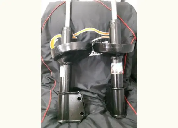 Amortecedor diant Renault Clio Valor 90, 00 (cada)