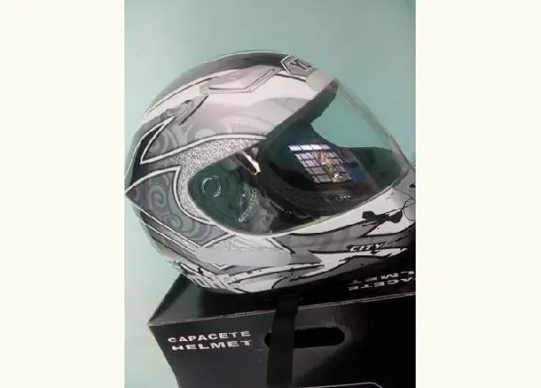 Capacete