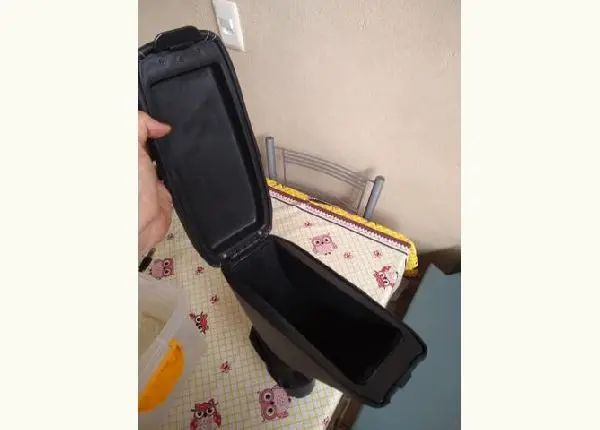 Apoio de braço universal com porta objeto