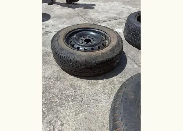 Pneus aro 13 175/70