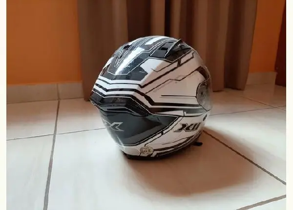 Capacete x 11 tamanho 58 usado