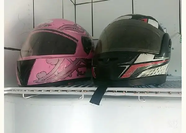 Vendo esses 2 capacetes