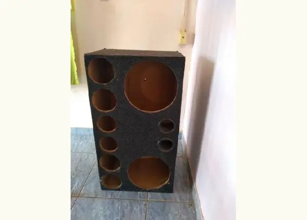 Caixa de som automotivo