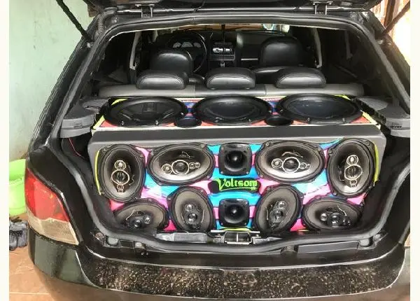 Som automotivo