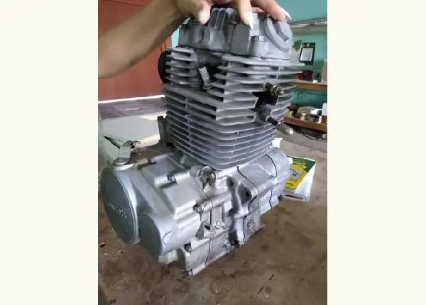 Motor Strada 230 cc