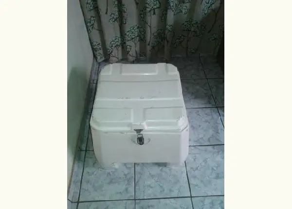 Caixa bau fibra transporte