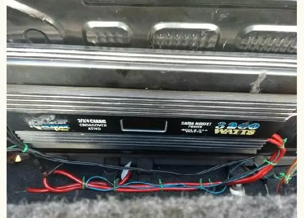 Caixa de som automotivo com módulo