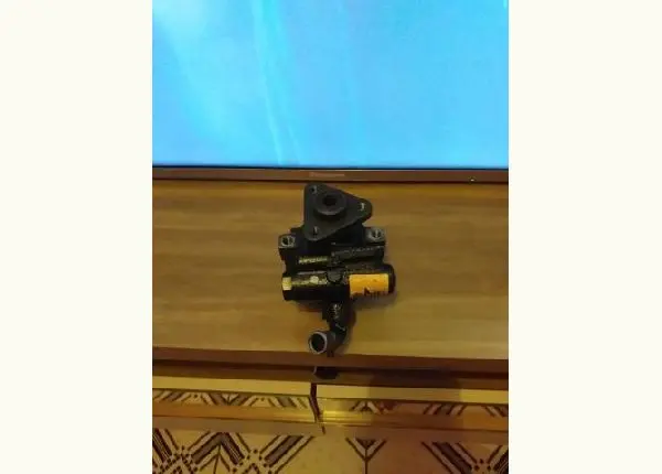 Vendo bomba hidráulica do Siena Faivre palho