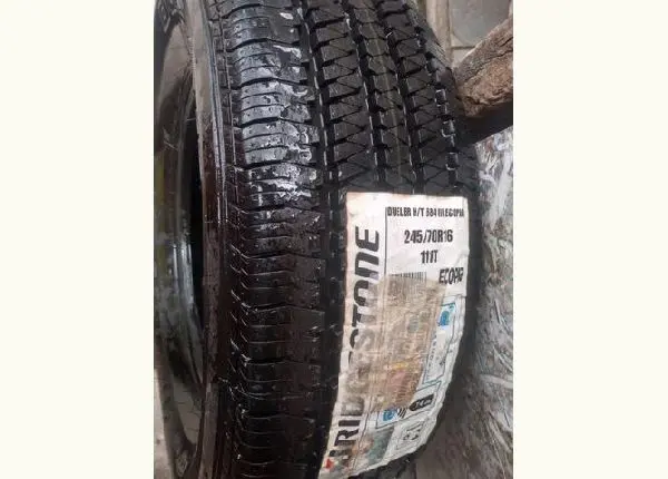 Pneu bridgestone 245/70R16