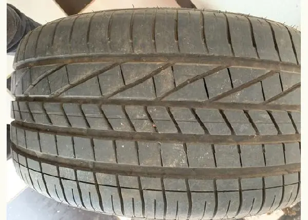 Pneus semi novos