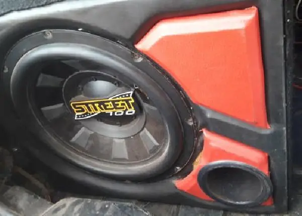 Vendo ou troco caixa com auto falante street700