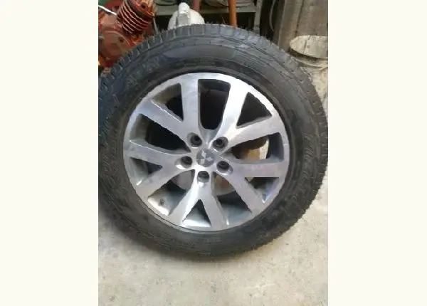 Roda Mitsubishi aro 17 com pneu Pirelli Scorpion