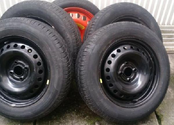 Jogo de Rodas Originais de Ferro GM Onix com pneus novos