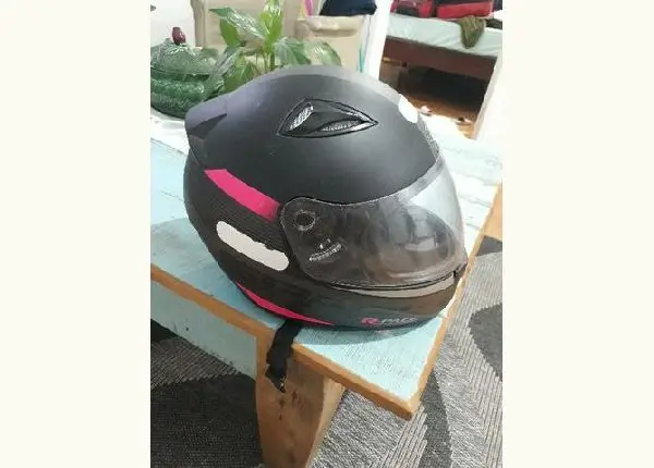 Capacete pouco uso