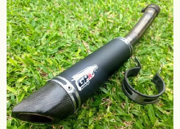 Escape Jeskap GPX Street triple 675