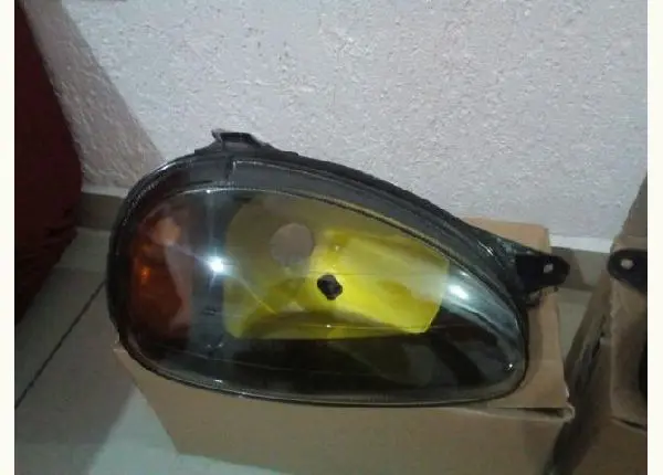 Farol Corsa 2002