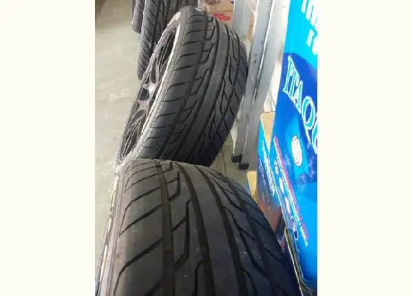 Jogo rodas 22 com pneus 285/45R22 adaptdores de rodas