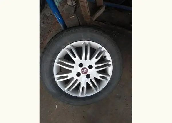 Roda 15 Fiat linea