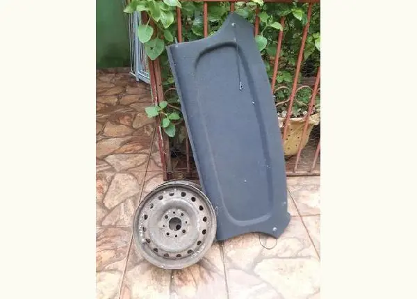 Tampão e rodas aro 13 Uno