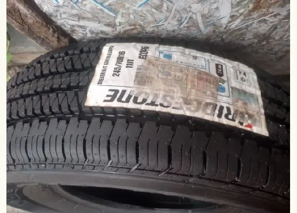 Pneu bridgestone 245/70R16