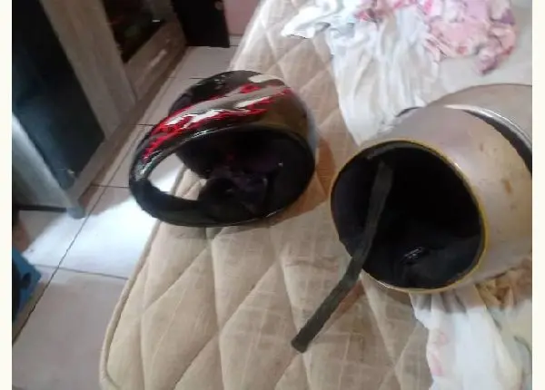 Vendo dois capacetes