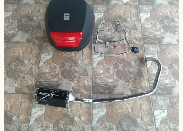 Baú + suporte + escapamento cg