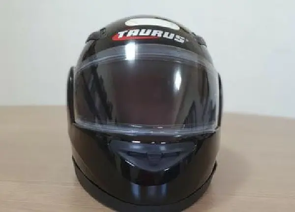 Capacete Taurus Zarref V3 preto classic - Tamanho 60
