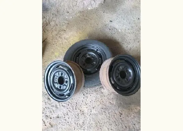 Vendo 4 rodas de Brasília ou fusca