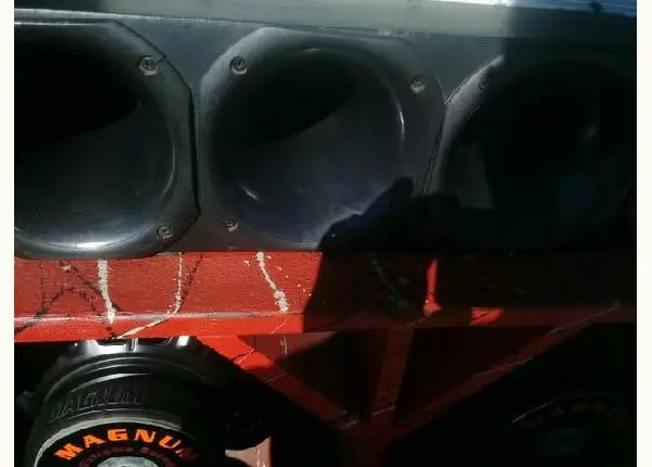 Som automotivo potente